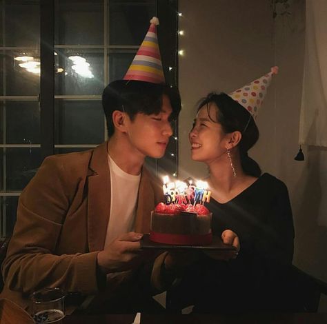 Ulzzang.couple.romantic.goals.birthday.celebrate Couple Birthday, Cute Birthday Wishes, Kore Ulzzang, 17 Kpop, 사진 촬영 포즈, Ulzzang Couple, Korean Couple, Kissing Couples, Cute Relationship Goals