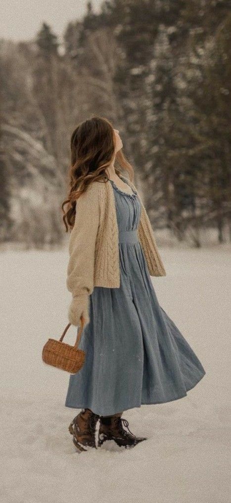 Cottagecore Aesthetic Outfits Summer, Cottagecore Outfit Winter, Winter Cottagecore Outfit, Gothic Cottagecore Aesthetic, Cottagecore Winter Outfits, Cottagecore Aesthetic Outfits, Aesthetic Outfits Summer, Gothic Cottagecore, Winter Cottagecore