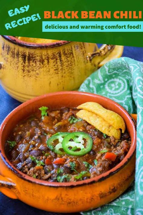 Black Bean Chili with Ground Beef and Chipotle Smoky Chili Recipe, Mexican Chili Recipe, Chili With Ground Beef, Chili With Black Beans, Black Bean Chili Recipe, Black Beams, Chipotle Beef, Chili Recipe With Black Beans, Chili Beef