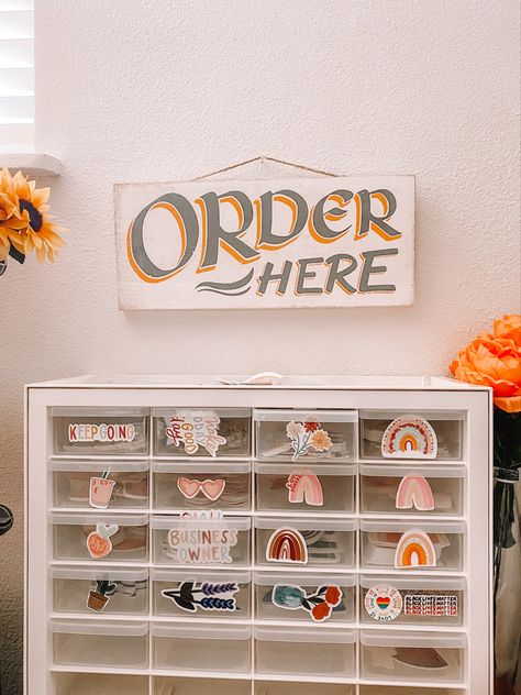 Sticker inventory organizer drawers Sticker Display Ideas Retail Diy, Sticker Store Display, How To Display Stickers For Sale, Sticker Business Organization, Sticker Shop Organization, Etsy Sticker Shop, Sticker Shop Ideas, Sticker Shop Packaging, Sticker Organization Storage