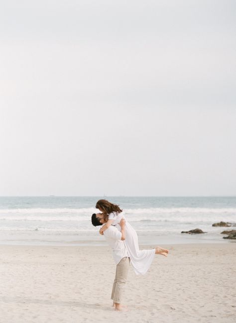 Prewedding Photography Beach, Beach Prewedding, Korean Prewedding Photography, Pre Wedding Photoshoot Beach, Couple Pose Ideas, Pose Prewedding, Romantic Inspiration, Prewedding Photo, Couples Beach Photography