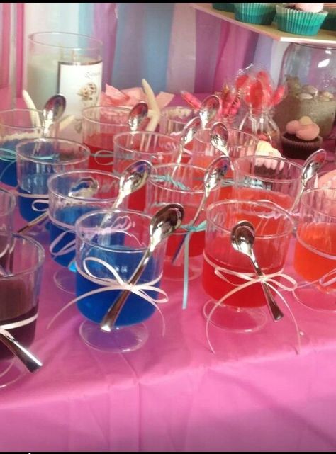 Refreshing jello cups Gender Reveal Jello Cups, Jello Cups Ideas Parties, Jello Cups Ideas, Easter Gender Reveal, Jello Cups, Wedding Luncheon, Baby Gender Reveal Party Decorations, Mickey Mouse Baby Shower, Jelly Cups