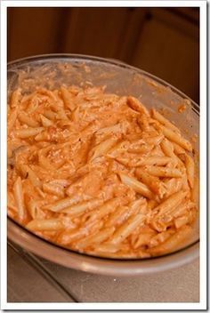 EXACTLY like the four cheese ziti at Olive Garden, and wayyy cheaper to make on your own. I HIGHLY recommend this amazing, cheesy pasta dish! Pasta Alfredo Sauce, Makanan Italia, Resep Pasta, Pasta Alfredo, Diner Recept, Cheesy Pasta, Baked Ziti, Think Food, Olive Garden