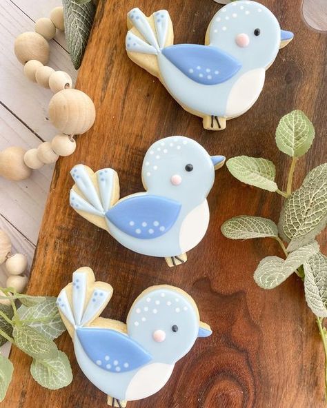 Bird Royal Icing Cookies, Blue Bird Cookies, Bluebird Cookies Decorated, Bird Decorated Cookies, Bird Sugar Cookies, Bird Baby Shower Theme, Bird Baby Shower, Bird Cookies, Easter Sugar Cookies