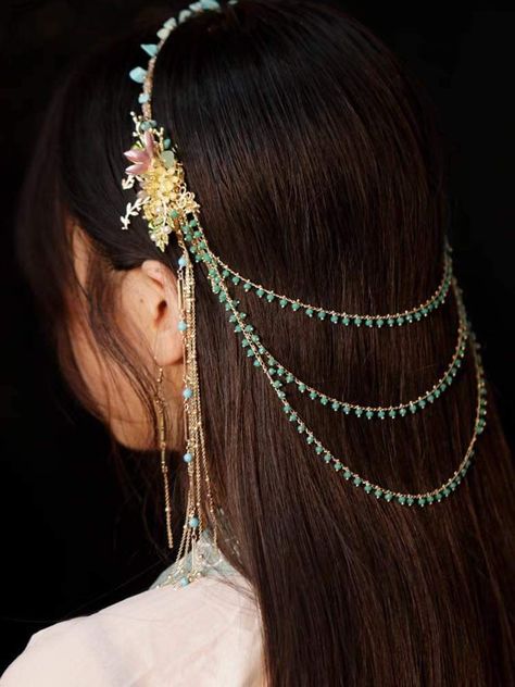 Chinese Hair Pins, Hanfu Hair Accessories, Jewelry Princess, Hanfu Hair, Pakistani Jewellery, Flower Headdress, Love Between Fairy And Devil, Chinese Clothes, Chinese Hair Accessories