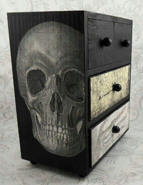 Skull Dresser Skull Furniture, Skeleton Vintage, Skull Designs, Gothic Furniture, Goth Home, Goth Decor, Skull Decor, Vintage Jewelry Box, A Skull