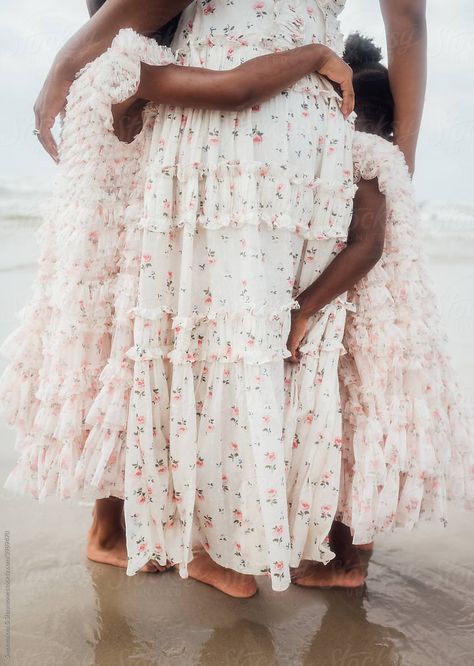 Black Motherhood Aesthetic, Cottagecore Mom, Motherhood Aesthetic, Black Cottagecore, Black Motherhood, Cute Maternity Outfits, Divine Mother, Black Femininity, Future Mom