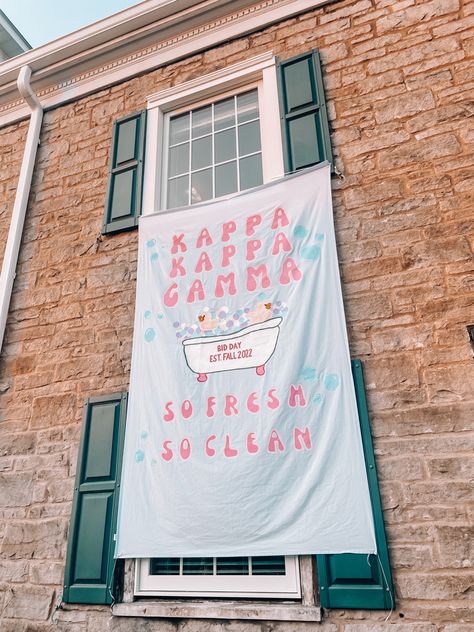 So Fresh So Clean Sorority, Bubble Bath Bid Day, Bubble Bid Day, So Fresh So Clean Bid Day, Bid Day Themes Sorority, Bid Day Banner, Formal Shirt Design, Sorority Themes, Recruitment Themes