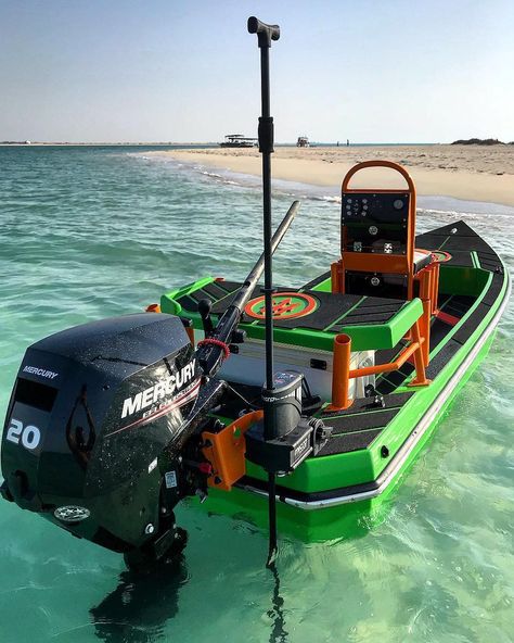 Skiff Boat Ideas, Fishing Boats Ideas, Skiff Boat, John Boats, Small Fishing Boats, Kayak Fishing Gear, Fishing Waders, Bay Boats, Diy Boat