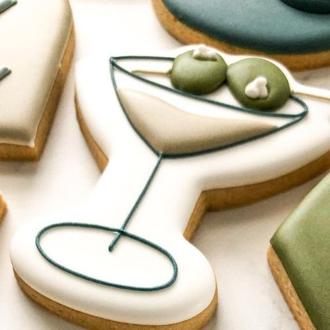 Deanna Williams on Instagram: "Any dirty martini lovers out there?? 😏🍸🫒  #sweetdeespatisserie #martinicookies #customcookies #longislandbakery #decoratedsugarcookies" Martini Cookies Decorated, Martini Cookies, Martini Glass Cookies, Martini Party, Lemon Drop Cookies, Dirty 30, Drop Cookies, Dirty Martini, Custom Cookies