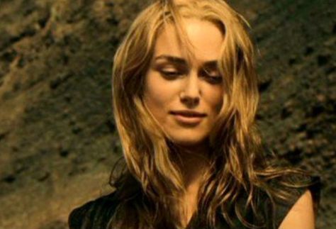 “Keira Knightley” Elisabeth Swan, Elizabeth Swann, The Most Beautiful Woman, Keira Knightly, Keira Knightley, Pirates Of The Caribbean, Creepers, Iconic Characters, Messy Hairstyles