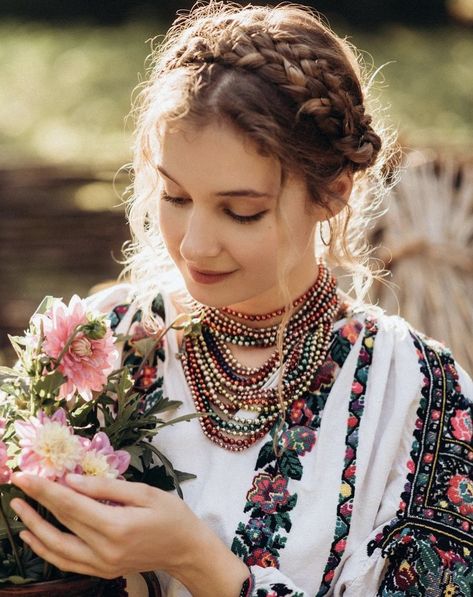 Ukrainian Braids, Russian Hairstyles, Slavic Clothing, Traditional Hairstyle, Dirndl Dress, New Romantics, European Women, Folk Fashion, Beautiful Lady