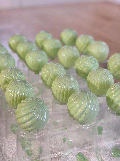 allowing jadeite ornaments to dry and drip excess paint Jadite Ornaments, Jadeite Christmas Ornaments, Jadite Christmas Ornaments, Jadeite Christmas Tree, Decopauge Ornaments, Christmas Ornaments To Make And Sell, Jadeite Ornaments, Diy Jadeite, Jadeite Christmas