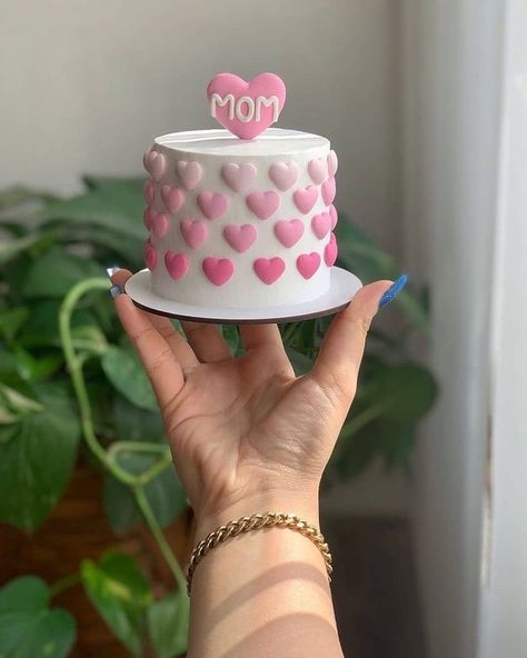 Cakes Decorating, Mini Torte, Tiny Cakes, Cake Hacks, Simple Cake Designs, Mini Cakes Birthday, Mini Tortillas, Cake Decorating Frosting, Creative Birthday Cakes