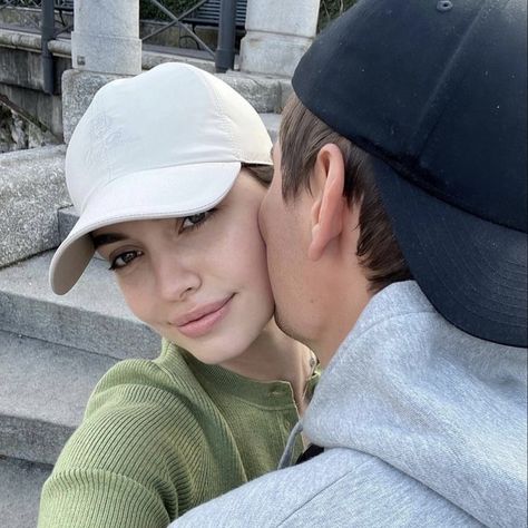 Carter Beckett, Couple Selfies Poses, Kane Aesthetic, Callahan Kane, Alana Castillo, Olivia Parker, Kiss On The Cheek, Playful Poses, Dreamland Billionaires