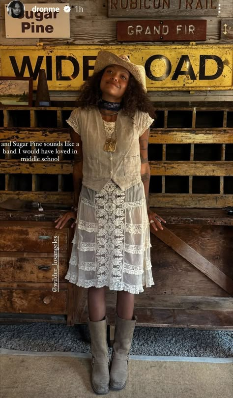 Ethnic Skirts, Florence Welch Style, Pearl Outfit, Mexican Boho, Texas Western, Clothes Board, Style Mood Board, Florence Welch, Western Chic