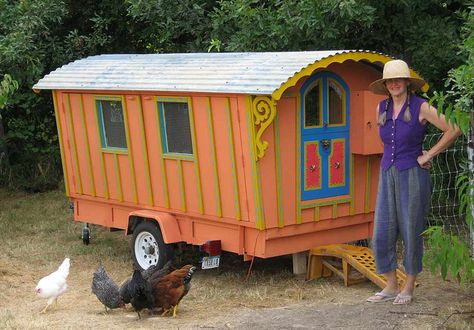 Chicken Coop Wagon, Coop On Wheels, Mobile Chicken Coop, Chicken Tractors, Chicken Tractor, Coop Ideas, Coop Design, Duck House, Chicken Coop Designs