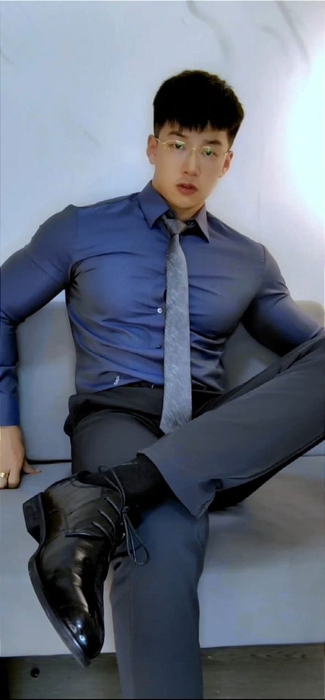 Suit Asian Men, Tight Suits Men, Asian Men In Suits, Aesthetic Fits Men, Men Profile Picture Ideas, Groom Suit Black, Hot Biker Guys, Asian Men Fashion, Guy Fits