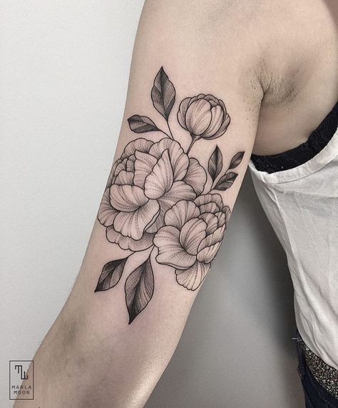 Peony flower tattoo. Line art. Marigold Tattoo, Peony Flower Tattoos, Tattoos Skull, Peonies Tattoo, B Tattoo, Tattoo Black, Little Tattoos, Foot Tattoos, Skin Art