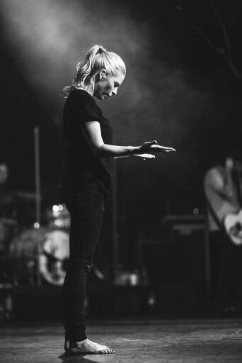 Jenn Johnson - Bethel; I love her! Worship Outfits, Jenn Johnson, Spirit And Rain, Christian Photography, Bethel Church, Rain Falling, Bethel Music, Hillsong United, Worship Leader