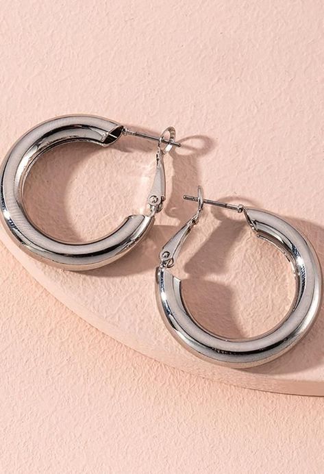 2023 Buy Circle Earrings under US$4 in Earrings Online Store. Free Shipping with US$69+. Check reviews and buy it today. Size: One Size Composition: Alloy Eardrop Height: 1.57inch/4cm Eardrop Width: 1.57inch/4cm Style: Casual #backtoschool #backtoschooloutfits #firstdayofschooloutfit #streetstyle #outfits #ootd #trendyoutfits #fashionista #casualoutfits Trendy Scarves, Ear Drop, Bodycon Floral Dress, Sparkle Jewelry, Silver Circle, Dream Style, Fire Nails, Exclusive Fashion, Online Earrings