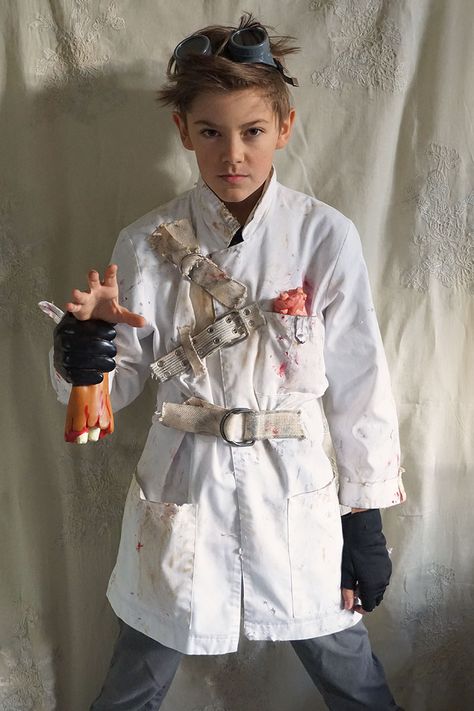 Zombie Scientist Costume, Scary Scientist Costume, Mad Scientist Fashion, Evil Scientist Costume, Scientist Costume Diy, Mad Scientist Costume Men, Mad Scientist Costume Kids, Dr Frankenstein Costume, Mad Scientist Costume Diy