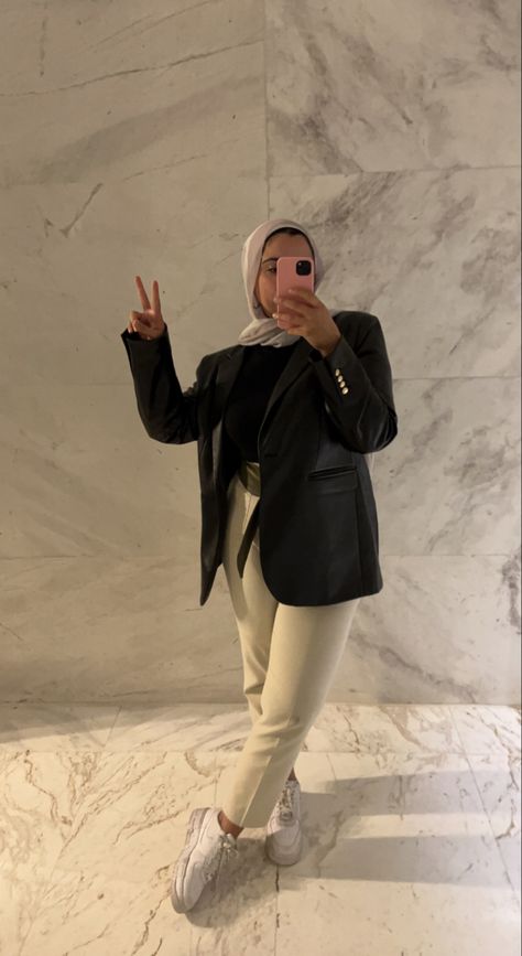 Hijab Black blazer Oversized blazer Oversized Black Blazer, Hijab Black, 6th Form, Outfit Hijab, Oversized Blazer, Hijab Outfit, Black Blazer, A Black, Winter Jackets