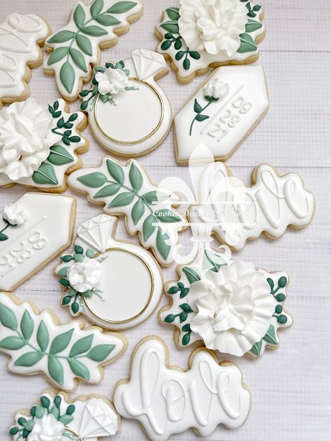 PLEASE CONTACT ME FOR AVAILABILITY 1 Dozen Wedding Bridal White Green Gold Love Florals Greenery Ring Date Decorated Sugar Cookies. The cookies are made to order. We bake and decorate the cookies 1-2 days before we ship them out with 2 day priority. Cookies shelf life is 3-4 weeks, during this period you do not need to refrigerate or freeze them. Room temperature is fine. The cookies are individually heat sealed and wrapped up in lots of bubble wrap to ensure safe travel. We are not responsible Eucalyptus Wedding Cookies Decorated, Golf Wedding Cookies, Sage Green Bridal Shower Cookies, Eucalyptus Bridal Shower Cookies, Wedding Cookies Decorated Greenery, Green And White Wedding Cookies, Sage Green Wedding Cookies, Eucalyptus Cookies Decorated, Wedding Sugar Cookie Designs