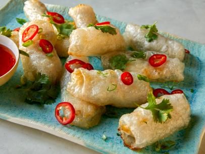 Rice Paper Chicken Rolls, Air Fried Rice Paper Rolls, Air Fryer Spring Rolls Rice Paper, Air Fryer Rice Paper Rolls, Air Fryer Rice, Paper Chicken, Wrap Chicken, Rice Paper Recipes, Rice Paper Wrappers