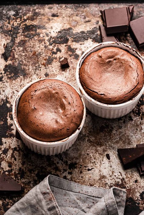 Kalejunkie Recipes, Cakes For Two, Ramekin Recipe, Lava Cake Recipes, Sugar Free Diet, Dessert For Two, Chocolate Lava Cake, Lava Cake, Gluten Free Treats