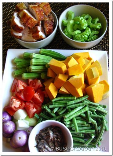 Filipino Curry, Pinakbet Recipe, Native Filipino, Filipino Vegetable Recipes, Philippine Recipes, Pilipino Food Recipe, Bottle Gourd Recipe, Phillipino Food, Cultural Foods