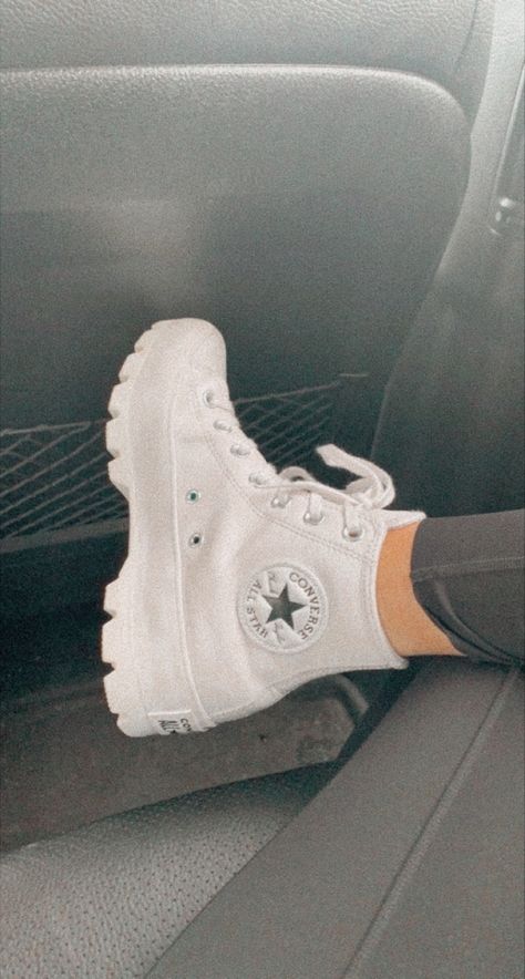 Converse Taylor Chuck, White High Tops Outfit, Chucks Outfit, High Tops Outfit, Converse Chuck Taylor All Star Lugged, High Top Converse Outfits, Chuck Taylor All Star Lugged, All Star Lugged, Converse Outfits