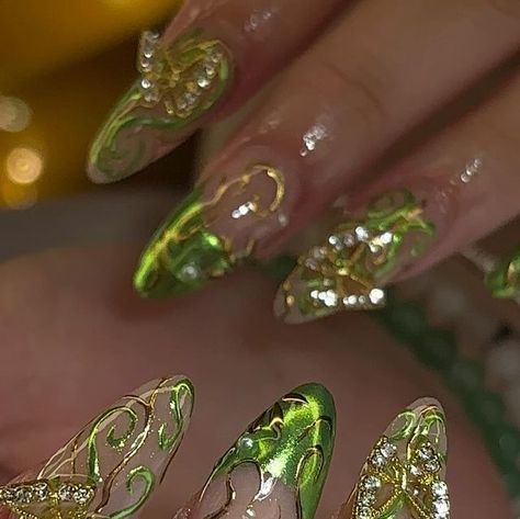 kenzi.ecreates🍄🧿🪴🤍 on Instagram: "what’s it giving???✨ • • • • • #losfresnostx #nailtech #nailinspo #chromenails #chromenaildesigns #nailinspo #tinkerbell #nailart #springnails" Green Tinkerbell Nails, Enchanted Forest Theme Quinceanera Nails, Princess Tiana Inspired Nails, Tinker Bell Inspired Nails, Tinker Bell Nails Designs, Green 3d Nails, Tinkerbell Inspired Nails, Princess And The Frog Nails Acrylic, Tinkerbell Nails Designs