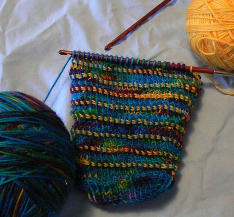 Tunisian "sock" stitch for more stretch Afghan Crochet Patterns Easy, Tunisian Crochet Blanket, Tunisian Crochet Patterns, Simple Stitch, Tunisian Crochet Stitches, Crochet Socks, Stitch Ideas, Afghan Pattern, Sock Patterns