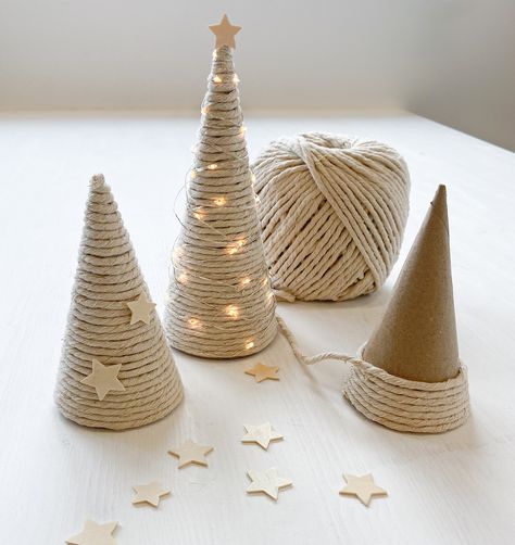 Christmas Crafts At Home, Diy Christmas With Kids, Christmas Diy With Kids, Christmas Decorations Diy Kids, Christmas Crafts With Yarn, Cute Christmas Diy Decorations, Diy Christmas Decorations For Home Do It Yourself, Winter Diy Decorations, Christmas Diy Ideas Decoration