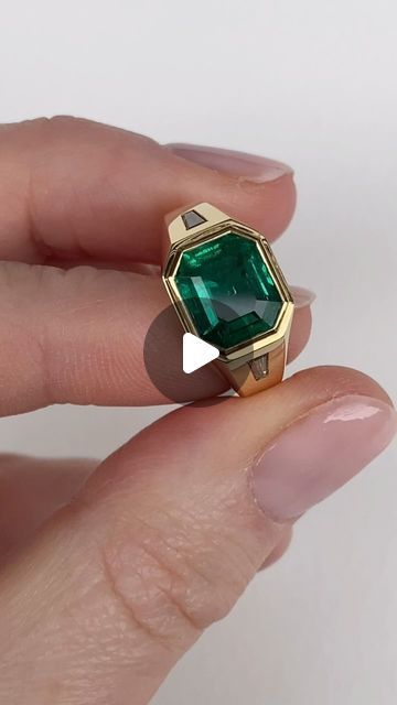 Emerald And Diamond Ring, Ring Mountings, Gold Jewelry Fashion, A Video, A Couple, Bespoke, Diamond Ring, Gold Jewelry, Emerald