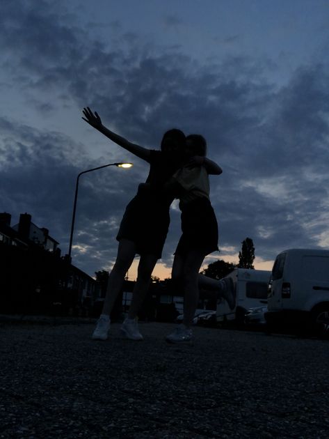 Black Bff Pictures, Best Friend Pictures Black And White, Best Friend Poses, Shotting Photo, Dance Like This, Best Friends Shoot, Bff Goals, Photos Tumblr, Bff Pictures