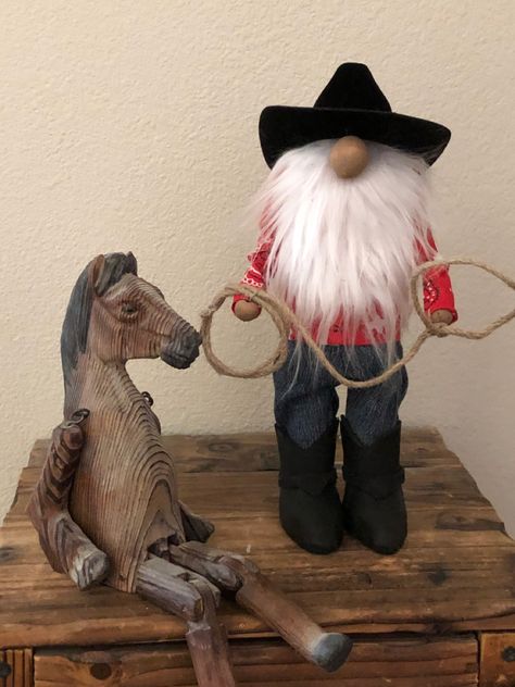 Cowboy Gnomes Diy, Cowboy Gnomes, Cowboy Gnome, Pony Express, Gnome Tutorial, Girl Gnome, Cowboys And Indians, Gnomes Diy, Desert Art