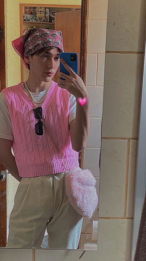 aesthetic y2k soft boy outfit Strawberry Outfit Men, Twink Fashion Aesthetic Outfits, Girly Boy Aesthetic, Pink Male Aesthetic, Girly Boy Outfits, Pretty Boy Aesthetic Outfit, Pink Boy Outfit, Coquette Boy Outfit, Soft Boy Outfits Pastel