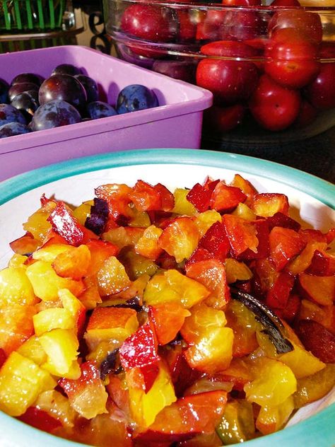 3 great ways to use plums: Fresh plum cake, berry jam and spicy salsa - thisNZlife Plum Salsa, Recipes Using Fresh Plums, Plum Salsa Recipe, What To Make With Plums, Fresh Plum Recipes, Plum Recipes, Holistic Recipes, Berry Jam, Spicy Salsa