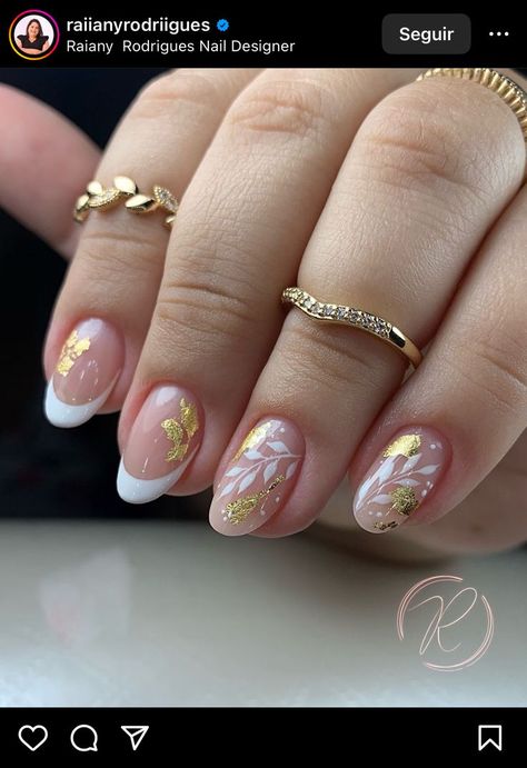 Short Stiletto Nails, Winter Nail Art Designs, Gold Gel Nails, Stiletto Nails Short, Short Stiletto, Sitting Together, Heart Nail Designs, Nail Salon Design, Heart Nail