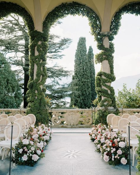 Featured on Style Me Pretty! Experience romance and elegance at Villa del Balbianello, where stunning floral designs turn dreams into reality! Each arrangement transforms this venue into a magical oasis for your “I do” moments. Imagine exchanging vows with Lake Como as your backdrop. The meticulous floral details from @thegardenoflove.it create a breathtaking setting that captures the essence of love. Featured on @stylemepretty Venue | Villa del Balbianello | @villadelbalbianello Workshop ... Villa Balbianello Wedding, Balbianello Wedding, Villa Balbianello, Villa Del Balbianello, Dreams Into Reality, Lake Como, Floral Designs, Style Me Pretty, Oasis