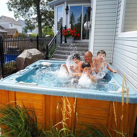 8 Questions to Ask Before Buying a Hot Tub Pavers For Hot Tub, Hot Tub Patio Design, Modern Hot Tubs, Hot Tub Patio, Patio Design Ideas, Hot Tub Deck, Tub Cover, Modern Front Yard, Paver Stones