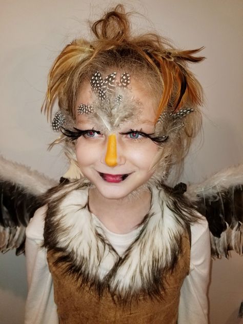 Halloween Eagle Costume and Makeup Bird Beak Makeup, Chicken Makeup Halloween, Roadrunner Costume, Bald Eagle Costume, Eagle Makeup, Chicken Makeup, Animal Costumes Women, Eagle Costume, Bird Makeup