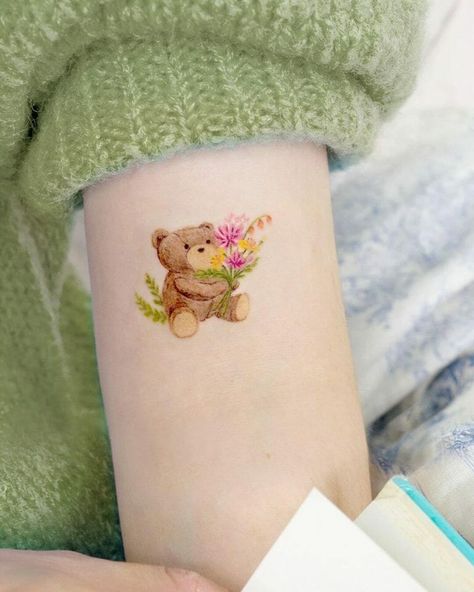 101 Best Teddy Bear Tattoo Ideas You Have to See to Believe! - Outsons Teddy Bear Outline, Bear Tattoo Ideas, Bear Paw Tattoos, Teddy Bear Tattoo, Mother Tattoos For Children, Best Teddy Bear, Love Heart Tattoo, Teddy Bear With Heart, Bear Tattoo Designs