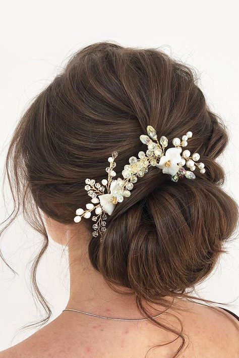 Eye-Catching Wedding Bun Hairstyles ❤ See more: http://www.weddingforward.com/wedding-bun-hairstyles/ #weddings Bun Hairstyles Wedding, Long Bridal Hair, Wedding Bun, Wedding Bun Hairstyles, Bridal Bun, Beautiful Buns, Low Bun Hairstyles, Hairdo Wedding, Hairstyles Wedding