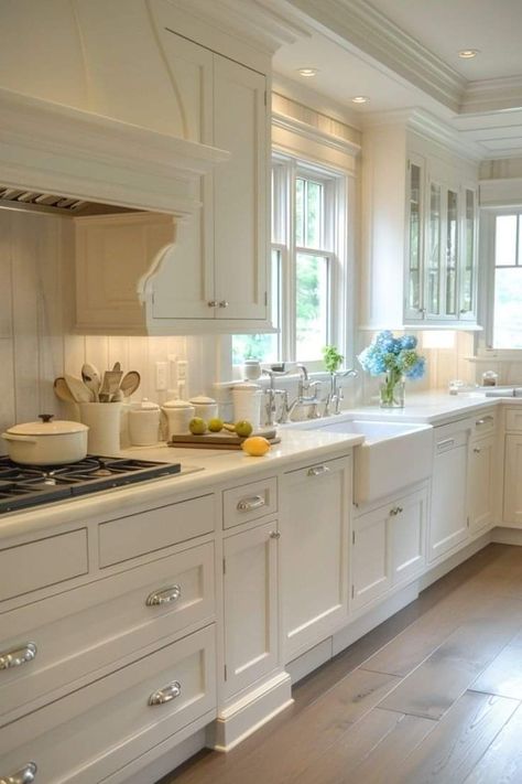 Cottage White Kitchen, Small French Country Kitchen, White Traditional Kitchen, White Cottage Kitchen, Beach Cottage Ideas, Coastal Cottage Kitchen, Kitchen Cabinets And Backsplash, White Kitchen Traditional, Rose Bedroom