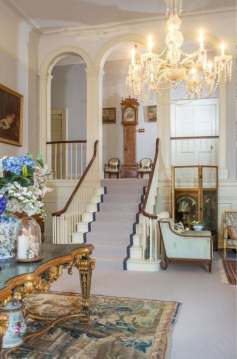 Fancy Entryway, Parisian Staircase, Foyer House, Stairs Classic, Fancy Homes, 1800s House, Castle Life, French Colonial Style, European Town