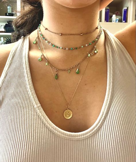 Indie Jewelry Aesthetic, Gold Hippie Jewelry, Boho Gold Jewelry, Boho Hippie Jewelry, Earthy Girl Jewelry, Boho Layered Necklaces, Gold Boho Jewelry, Hippie Necklace Layering, Boho Jewelry Aesthetic