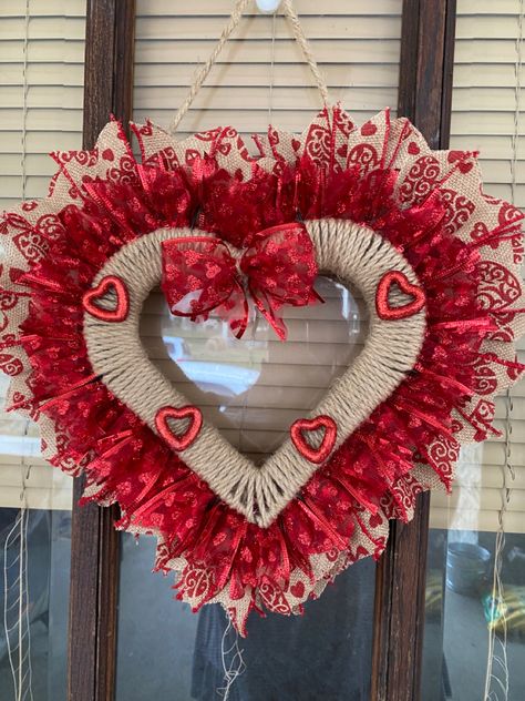 Valentine Wreath Craft, Heart Wreath Diy, Valentine Mesh Wreaths, Heart Wreaths, Valentines Wreaths, Heart Shaped Wreath, Diy Valentines Day Wreath, Valentine Wreath Diy, Valentine Wreaths